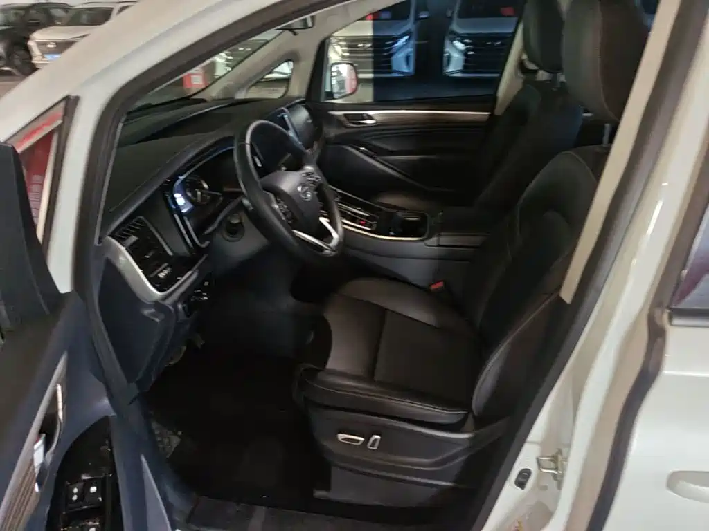 GAC Motor Trumpchi M8 — фото 15