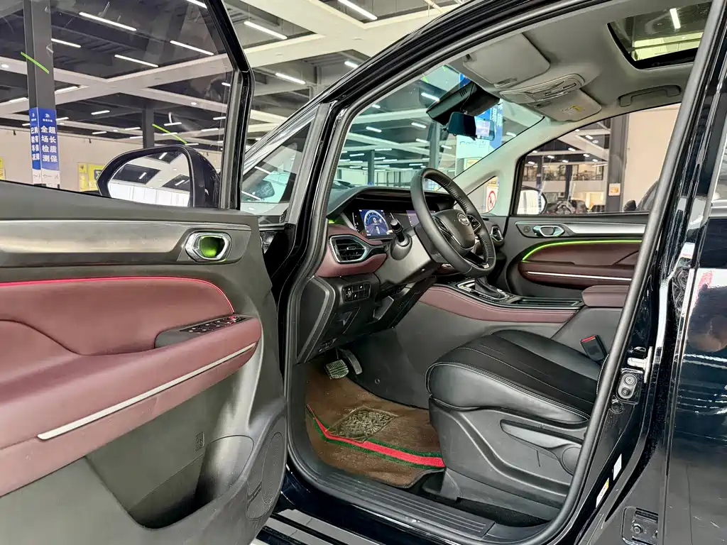 GAC Motor Trumpchi M6 — фото 4
