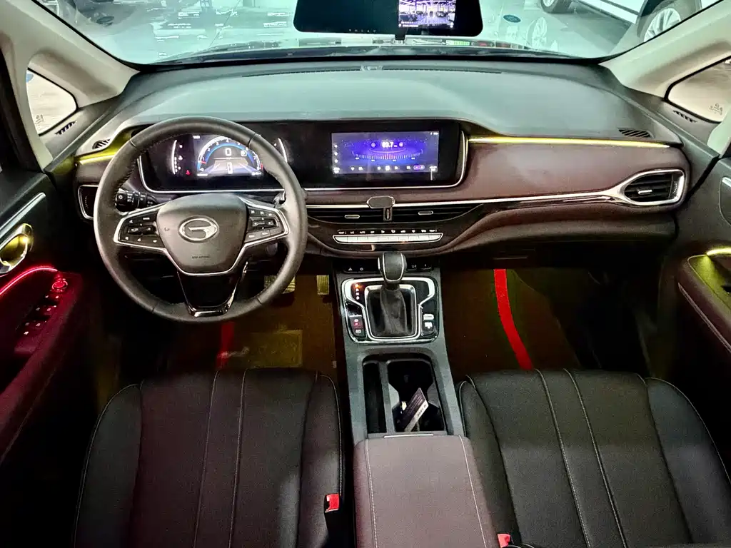 GAC Motor Trumpchi M6 — фото 6