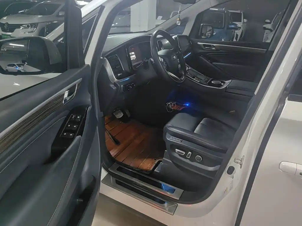 GAC Motor Trumpchi M8 — фото 18