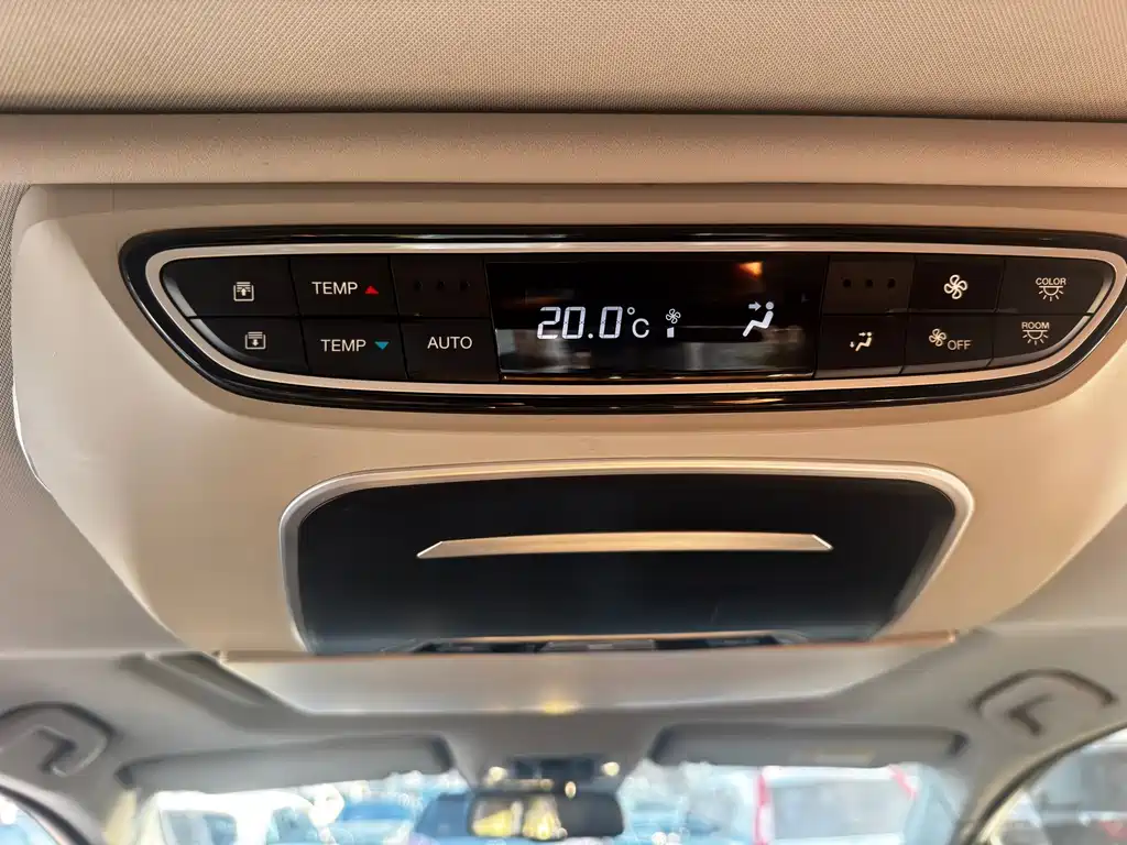 GAC Motor Trumpchi M8 — фото 19