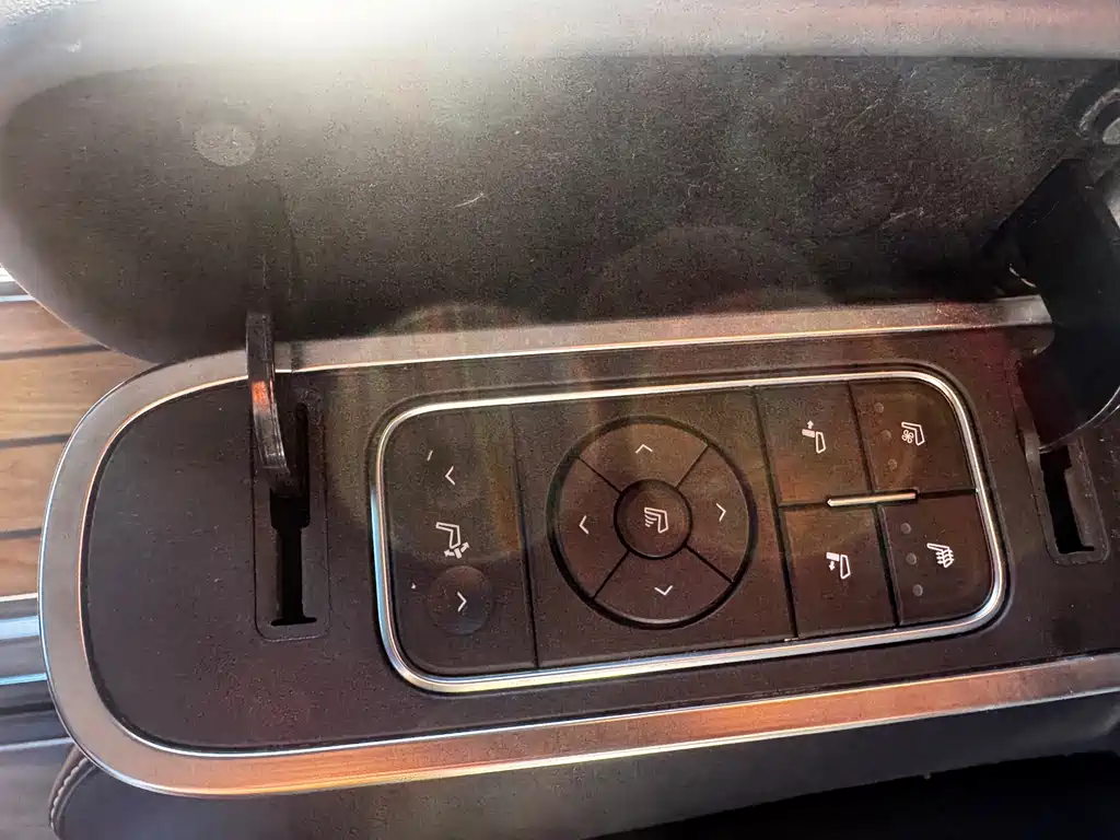 GAC Motor Trumpchi M8 — фото 21
