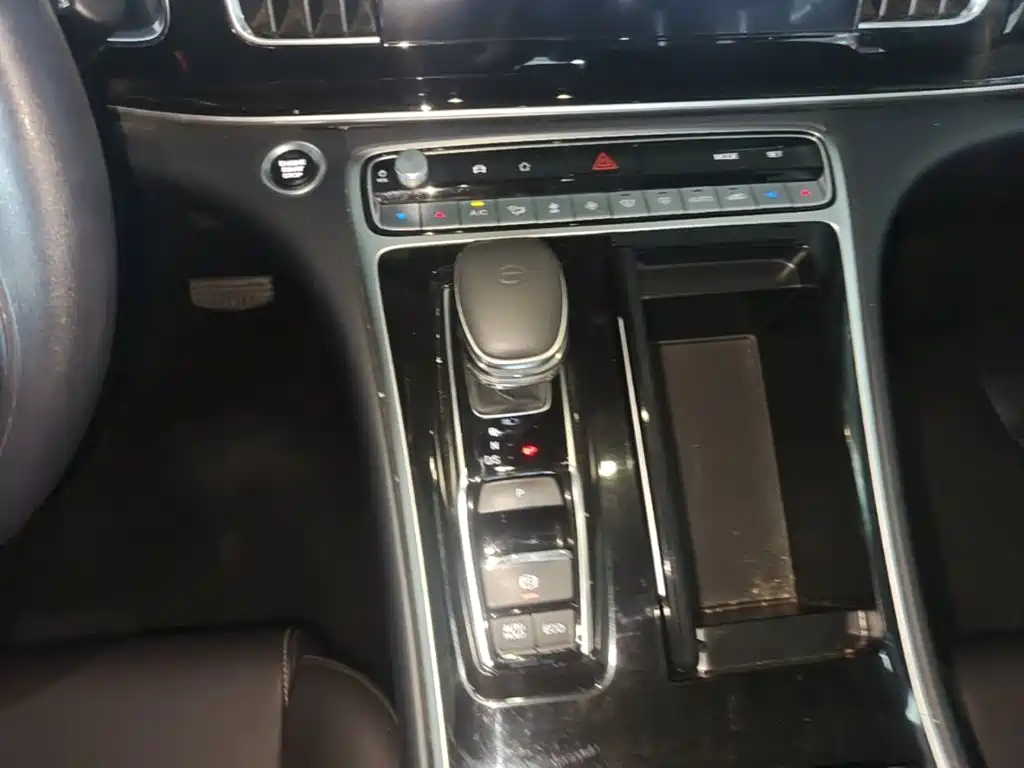 GAC Motor Trumpchi M8 — фото 14