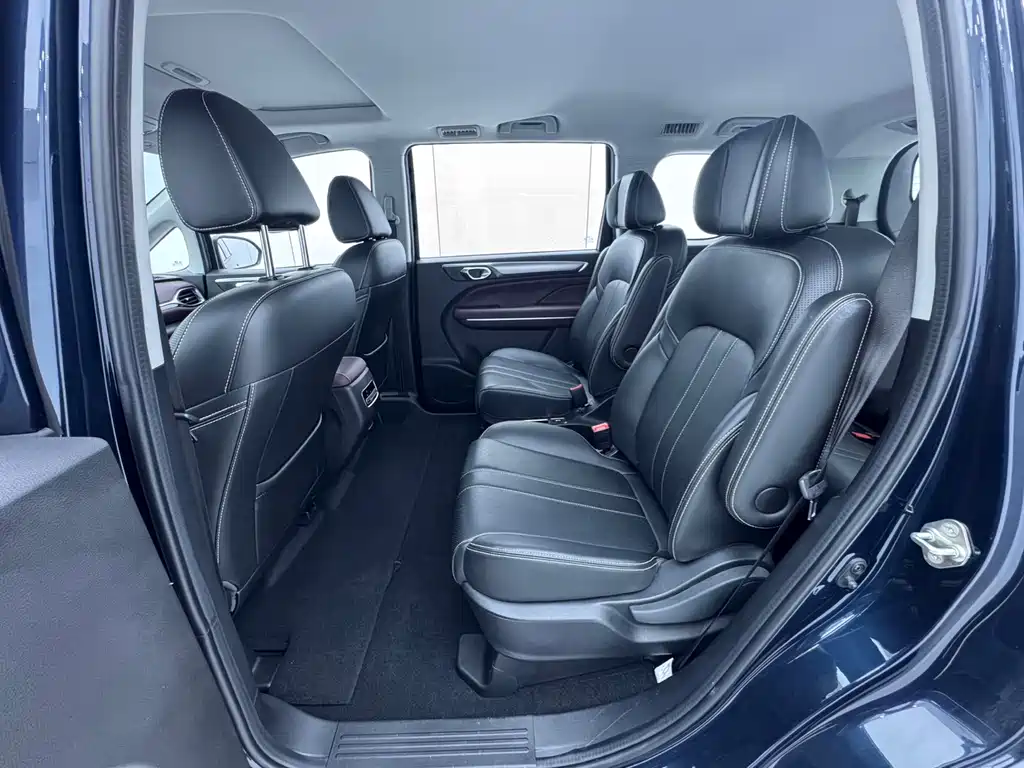GAC Motor Trumpchi M6 — фото 11