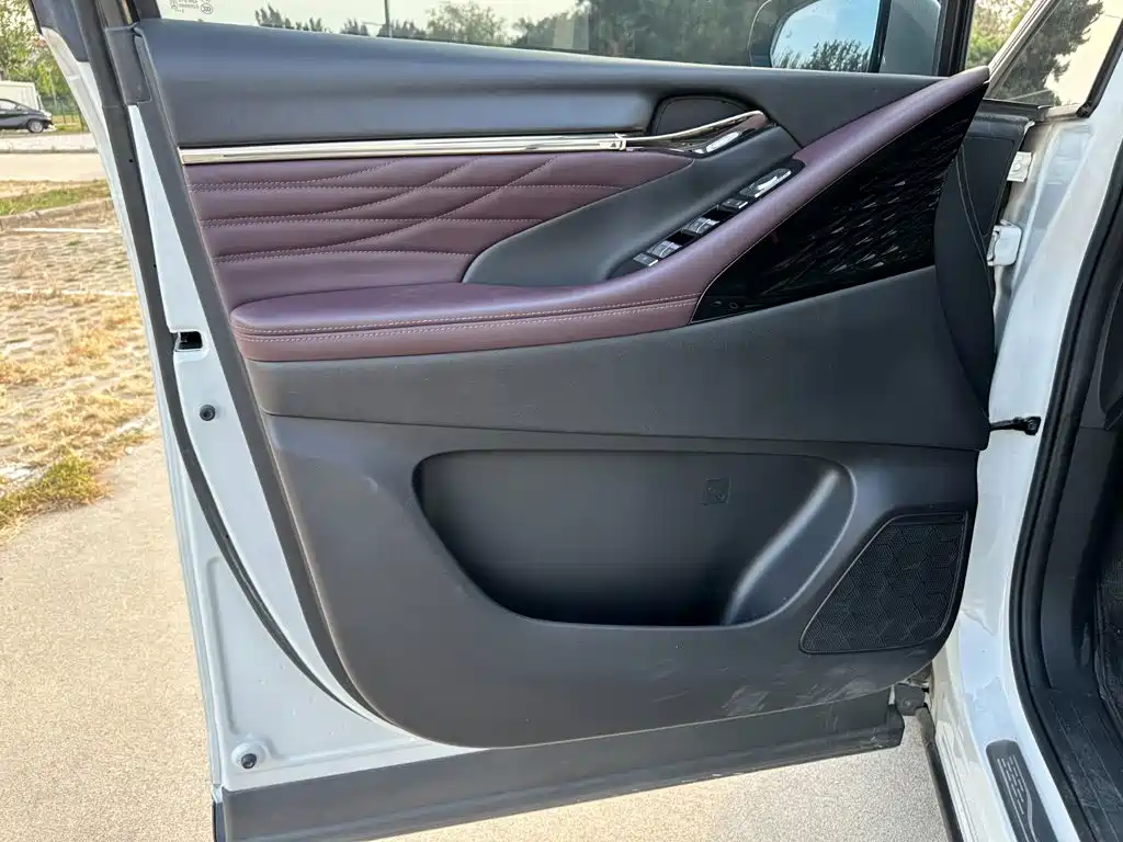 GAC Motor Trumpchi M8 — фото 14