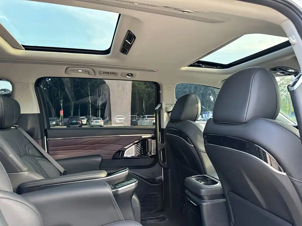 GAC Motor Trumpchi M8 — фото 22