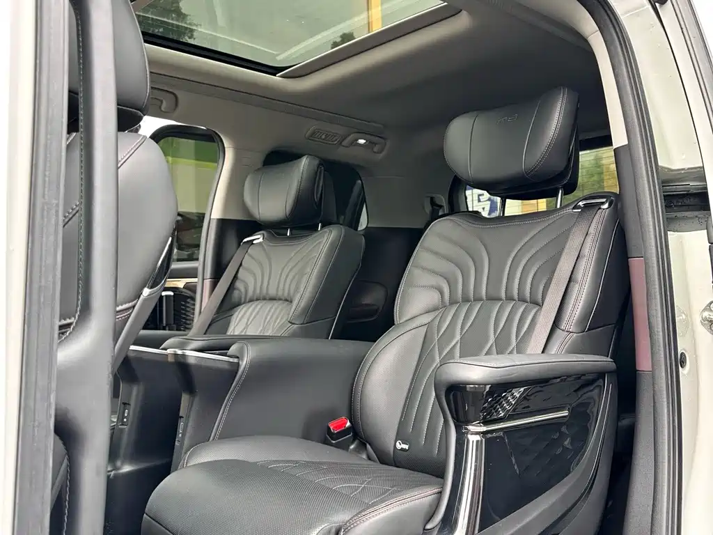 GAC Motor Trumpchi M8 — фото 13
