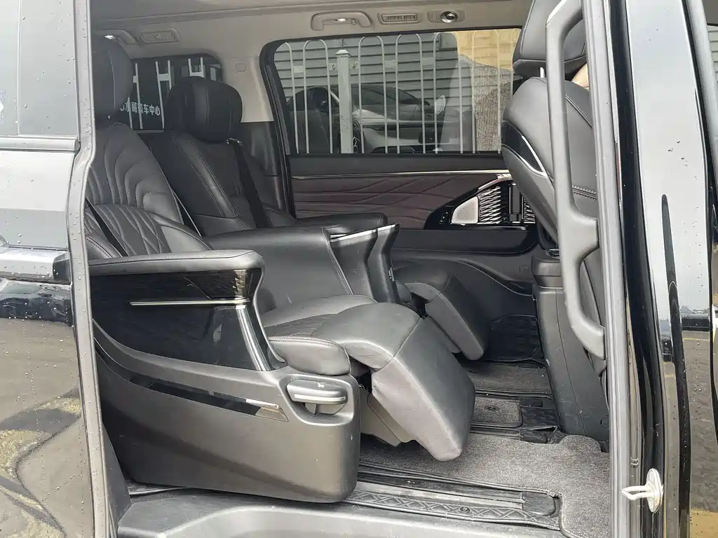 GAC Motor Trumpchi M8 — фото 13