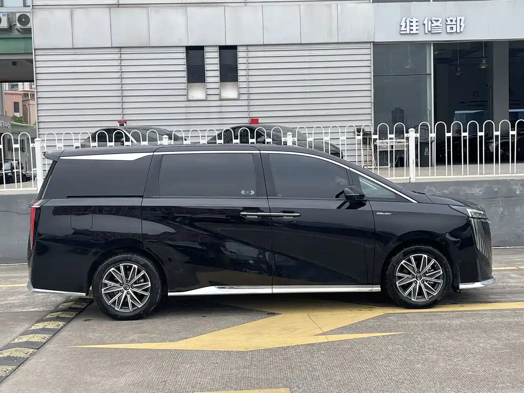 GAC Motor Trumpchi M8 — фото 4