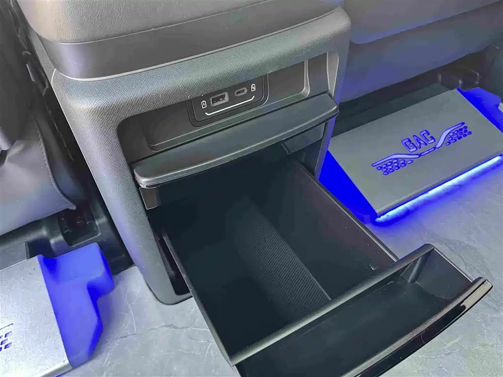 GAC Motor Trumpchi M8 — фото 24