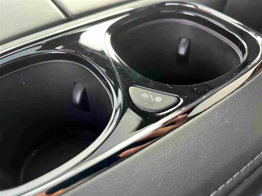 GAC Motor Trumpchi M8 — фото 25