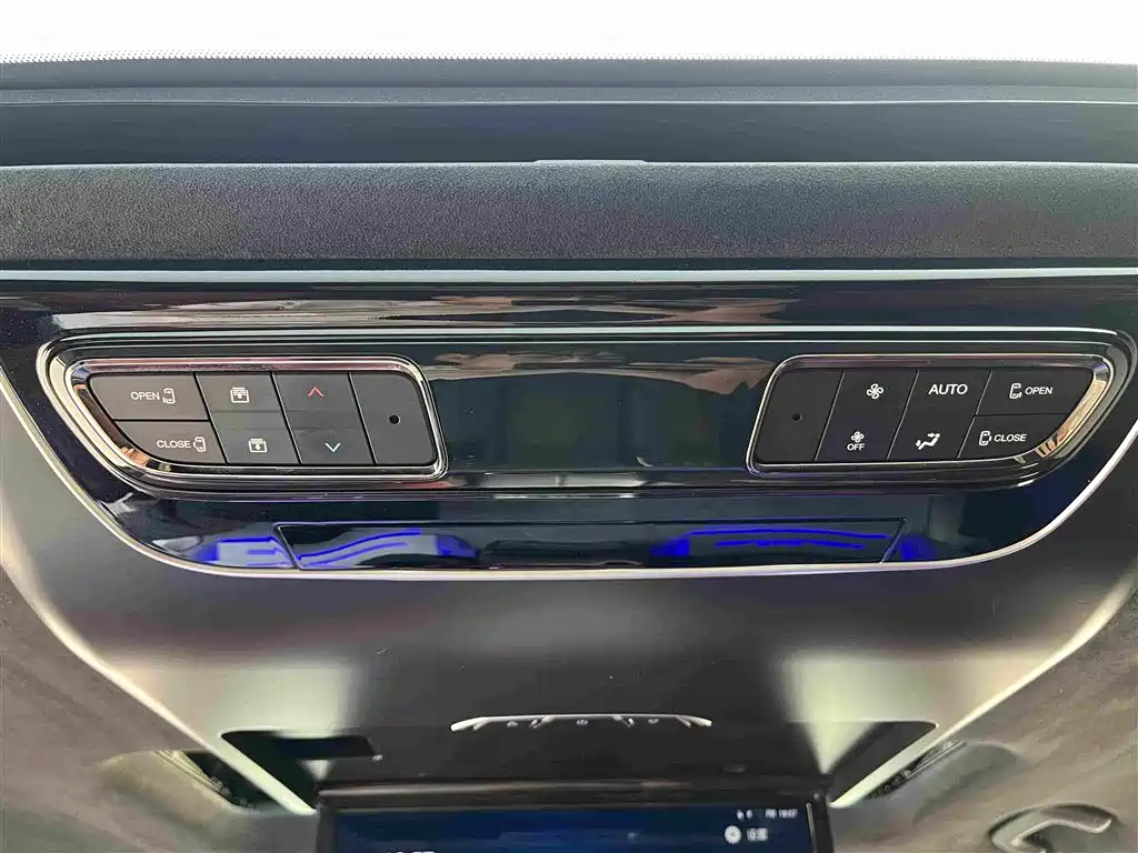 GAC Motor Trumpchi M8 — фото 27