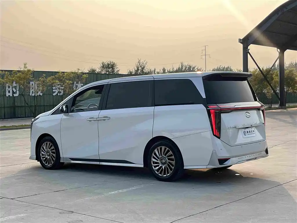 GAC Motor Trumpchi M8 — фото 37