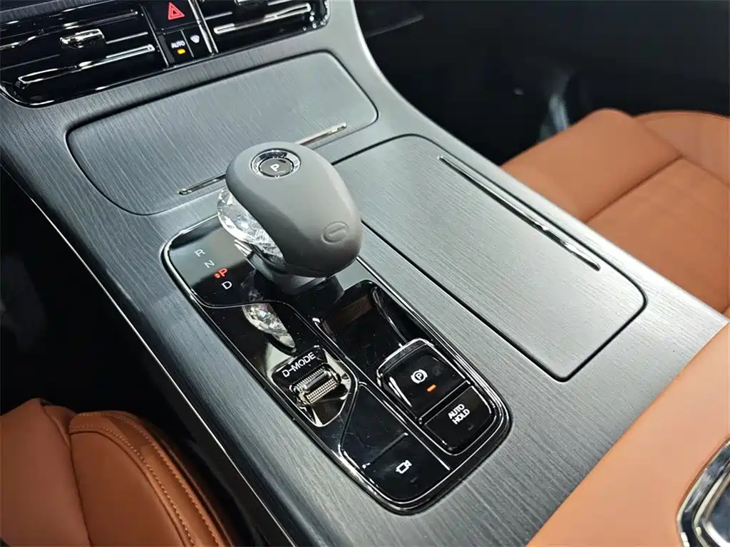 GAC Motor Trumpchi E9 — фото 15