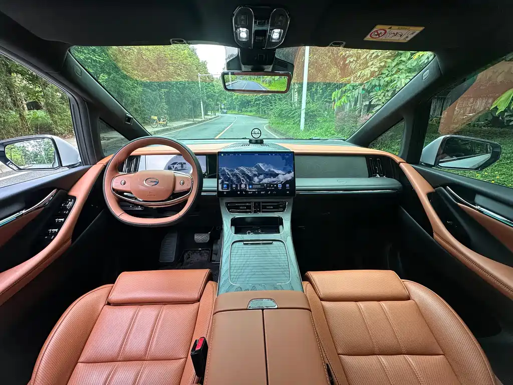 GAC Motor Trumpchi Xiangwang M8 — фото 13