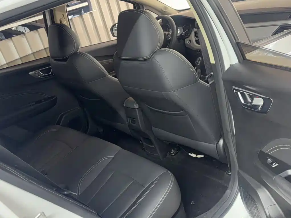 Geely Vision X3 — фото 13