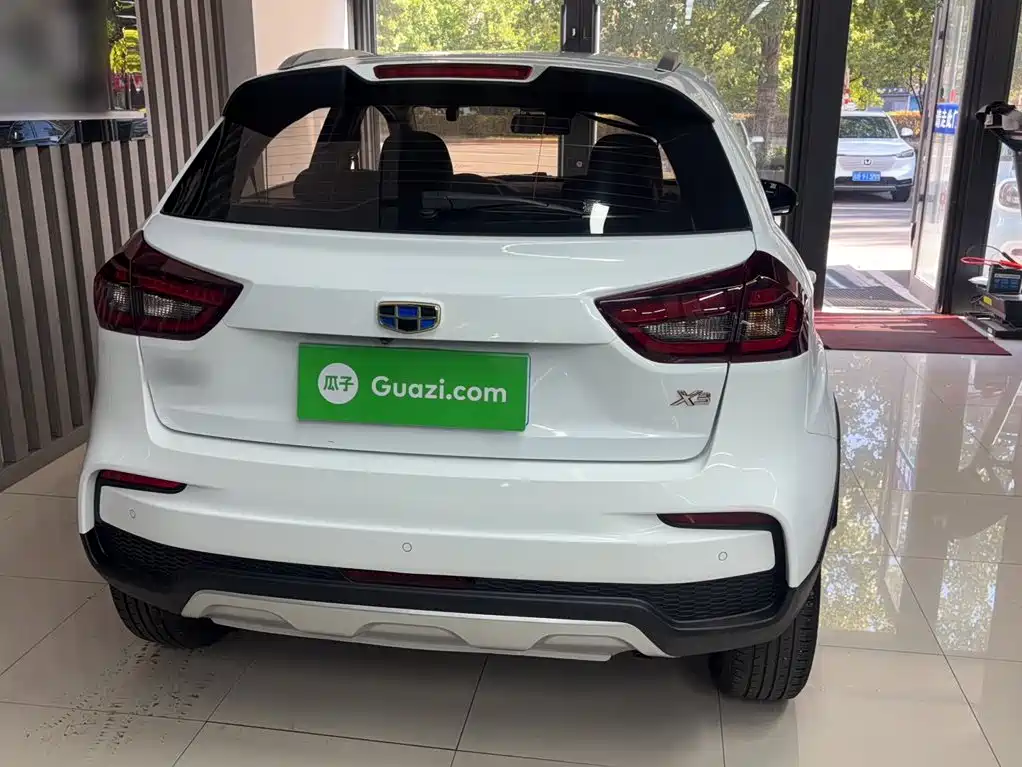 Geely Vision X3 — фото 8
