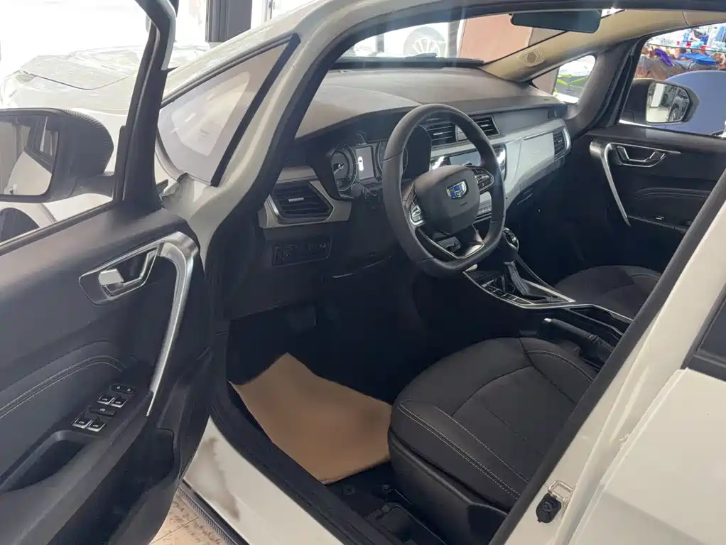 Geely Vision X3 — фото 10