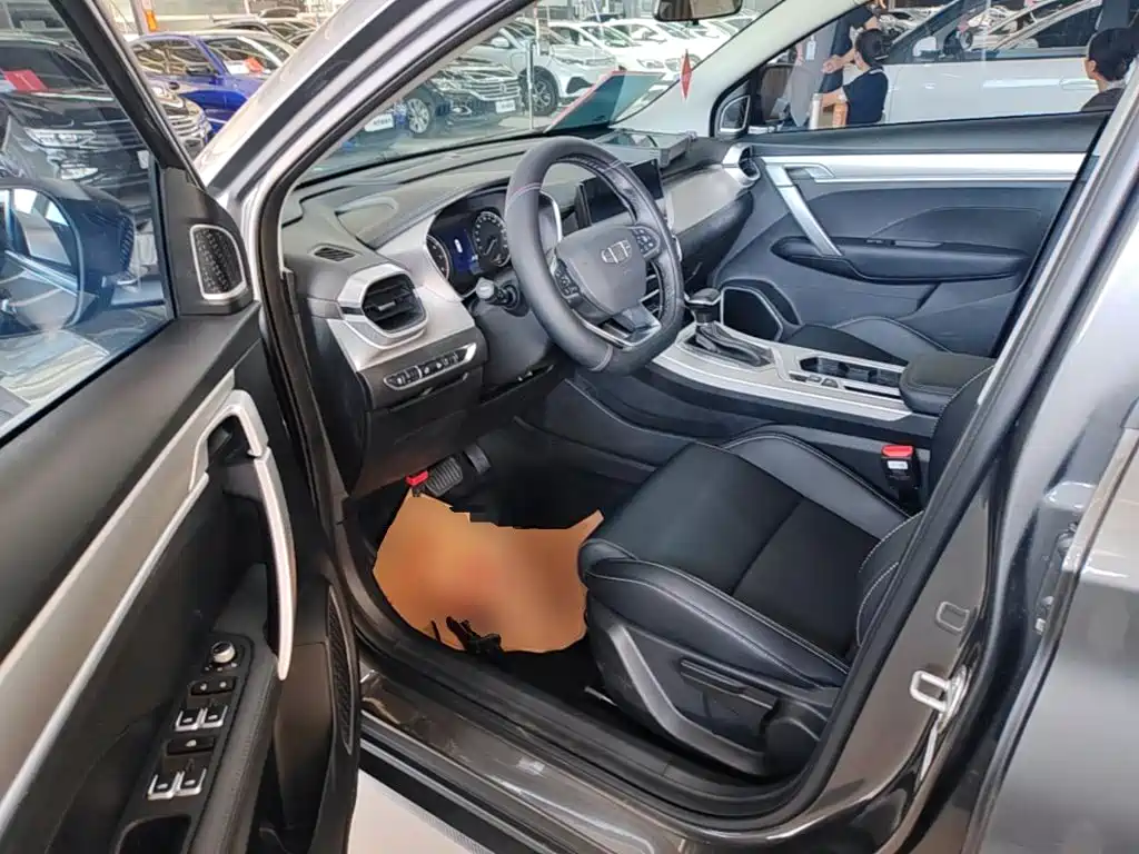 Geely Binyue — фото 15