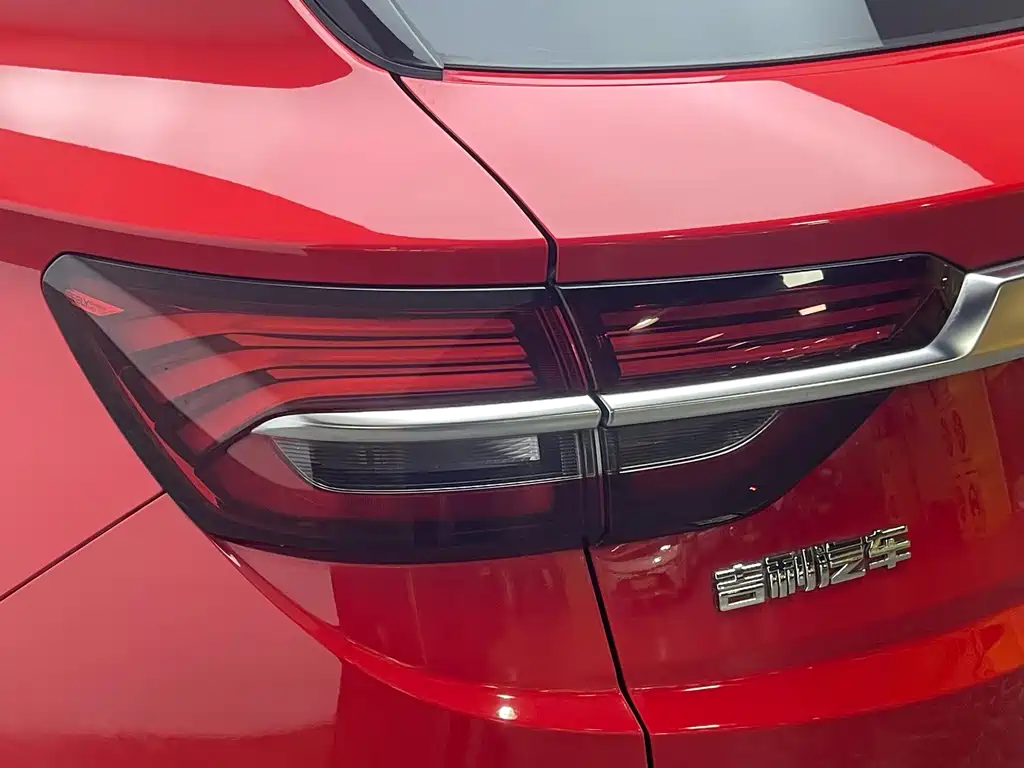 Geely Binyue — фото 10