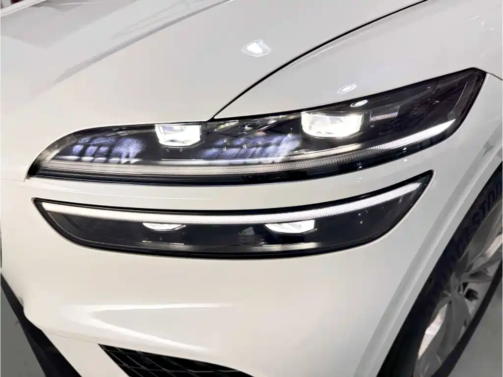 Genesis GV70 — фото 15