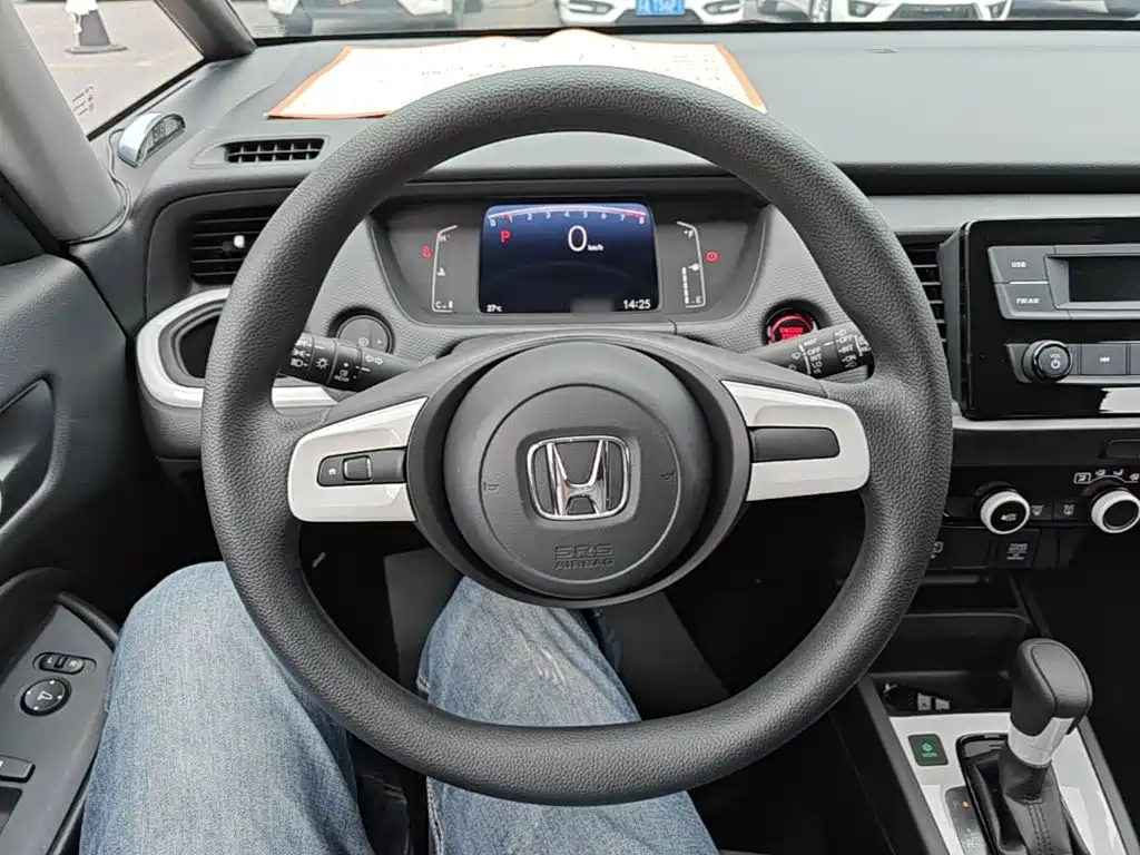 Honda Fit — фото 11