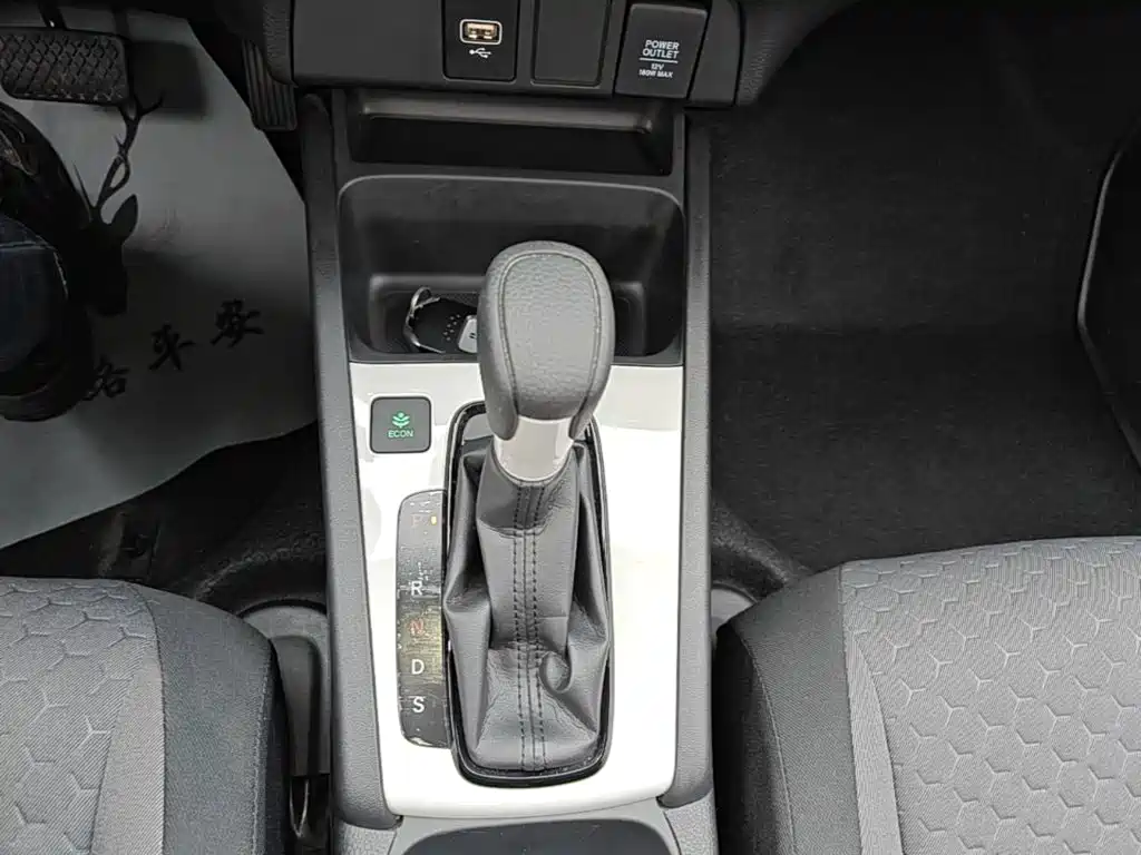 Honda Fit — фото 14