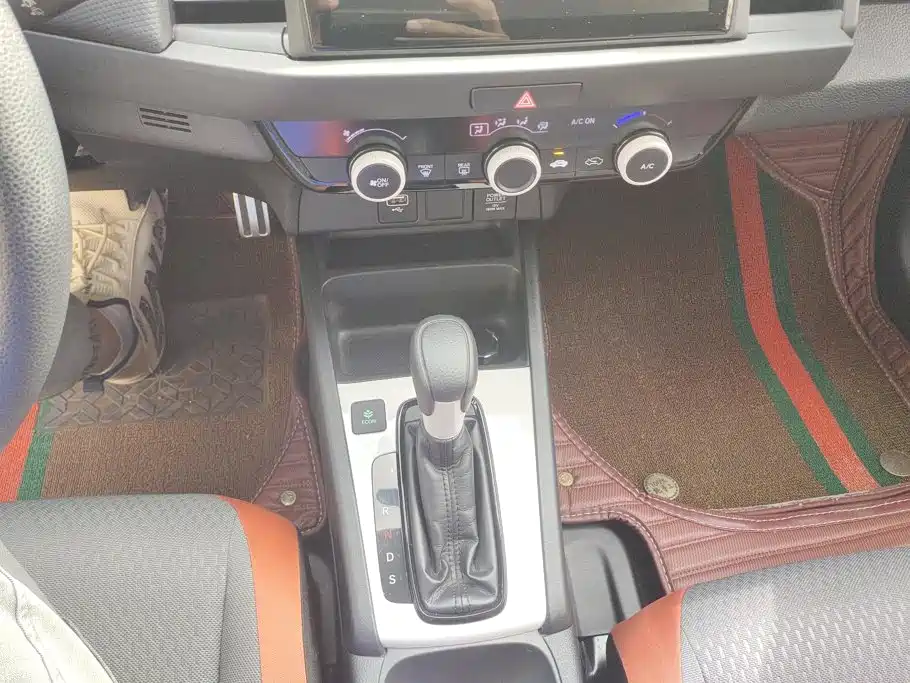 Honda Fit — фото 15