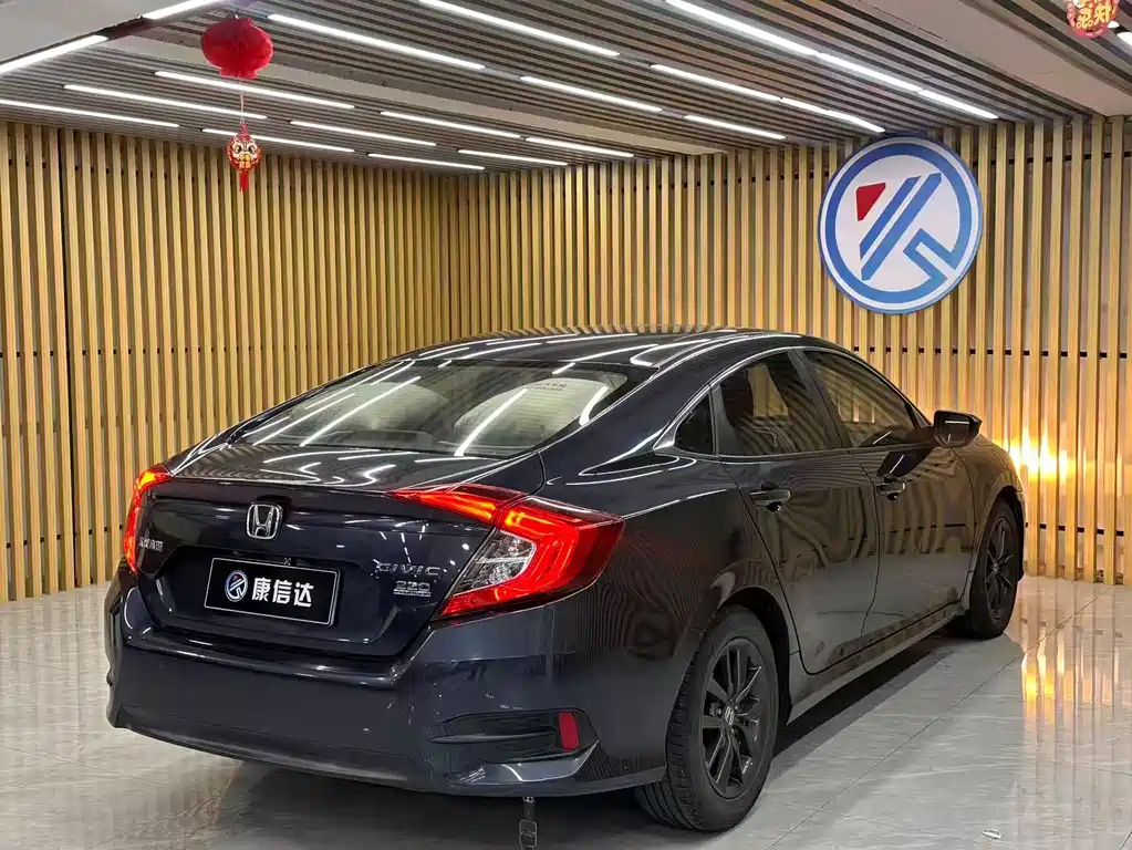 Honda Civic — фото 7