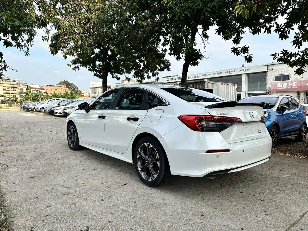 Honda Civic — фото 7