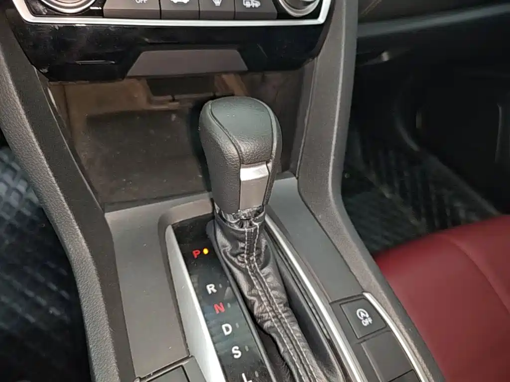 Honda Civic — фото 14