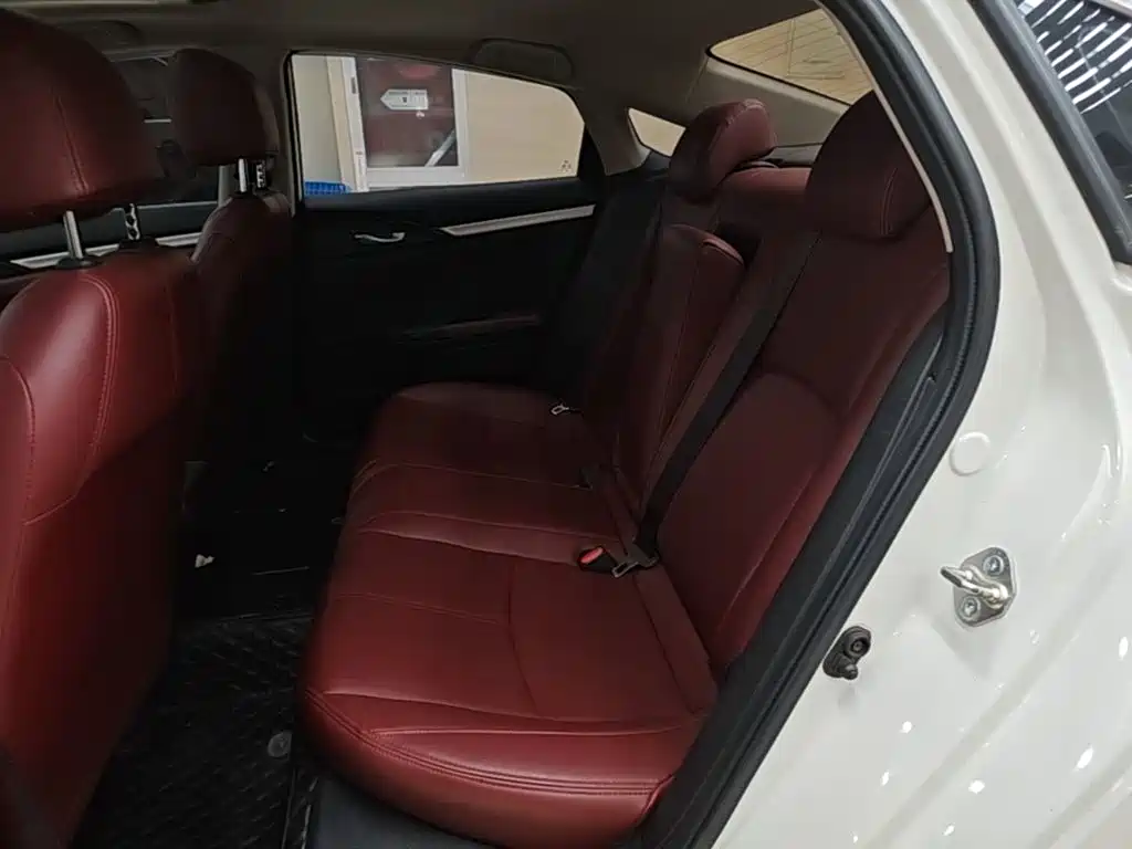 Honda Civic — фото 17