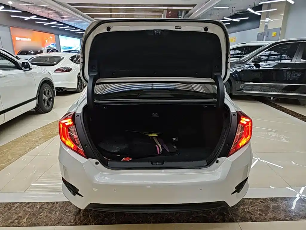 Honda Civic — фото 19