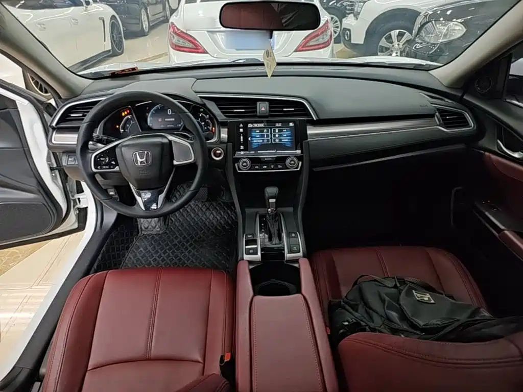 Honda Civic — фото 10