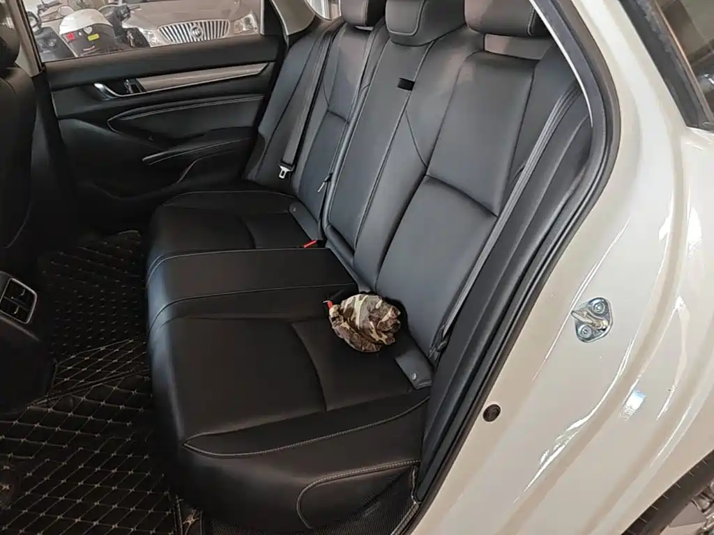 Honda Inspire — фото 17