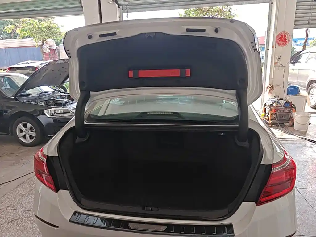 Honda Inspire — фото 19