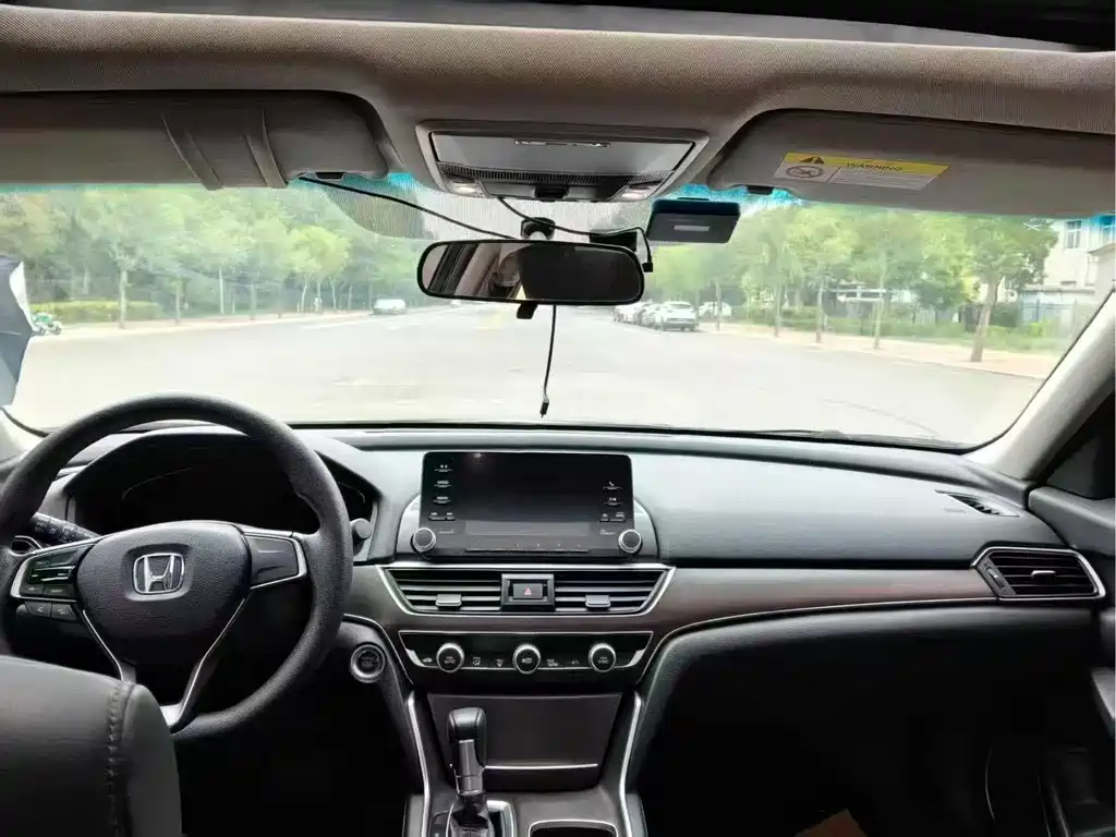 Honda Accord — фото 4