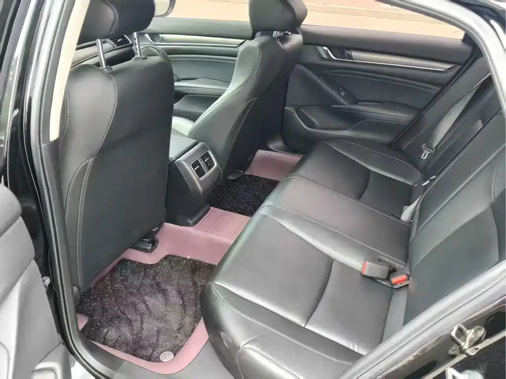 Honda Accord — фото 5