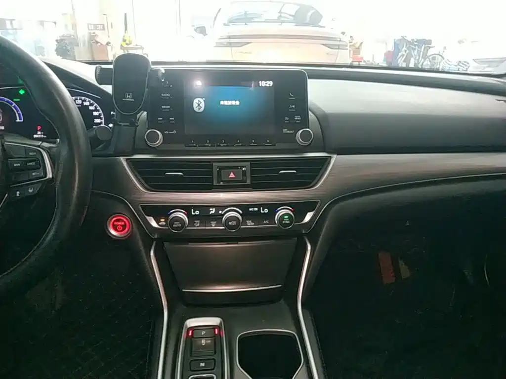 Honda Accord — фото 13