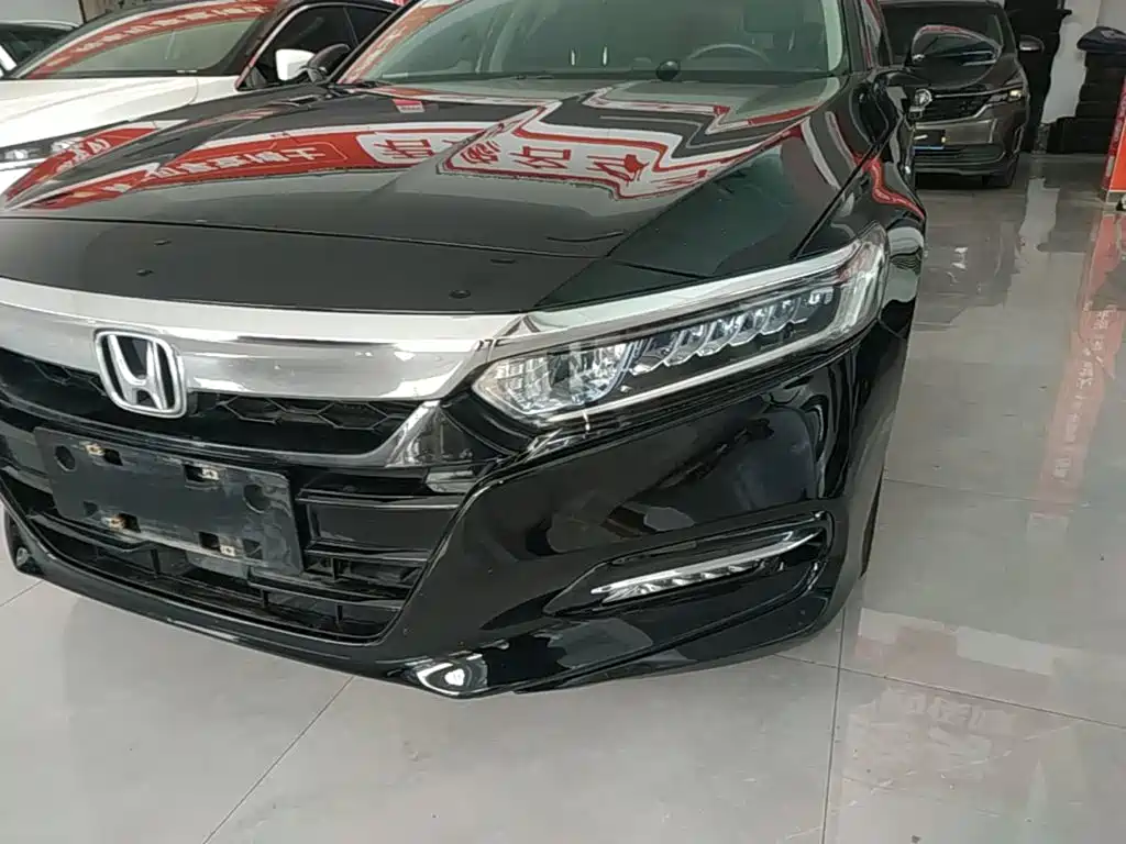 Honda Accord — фото 24