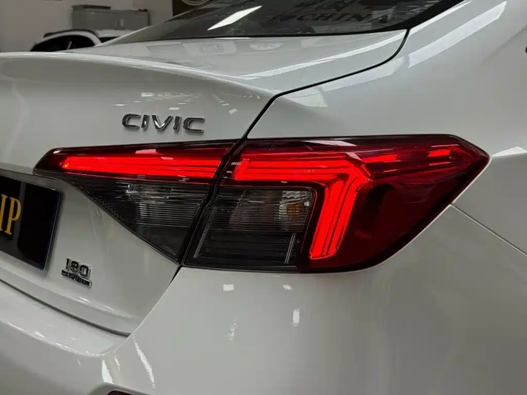 Honda Civic — фото 20