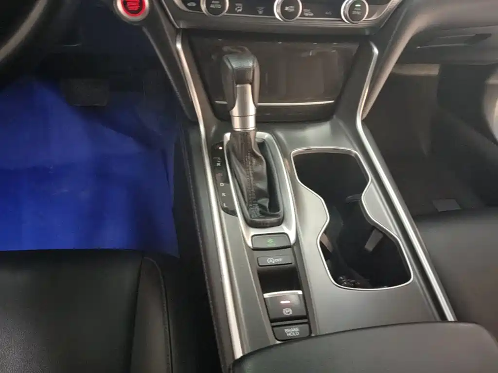 Honda Accord — фото 14