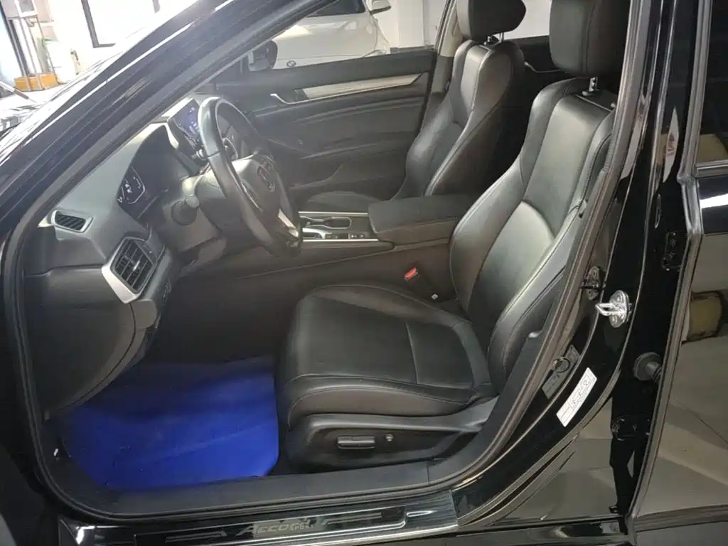Honda Accord — фото 15