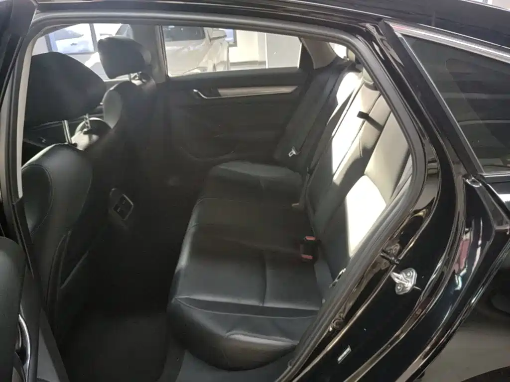 Honda Accord — фото 17