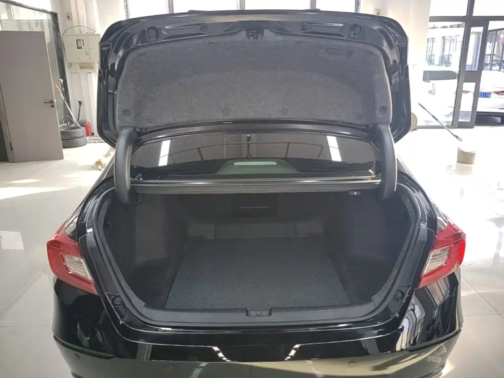 Honda Accord — фото 19