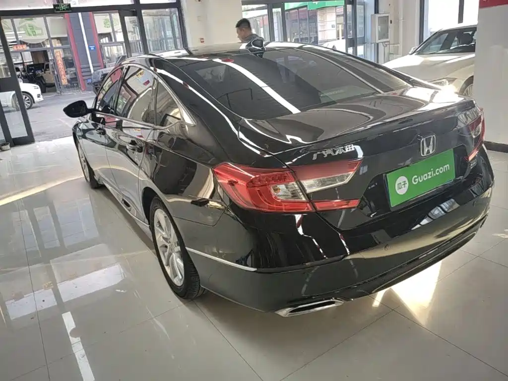 Honda Accord — фото 5