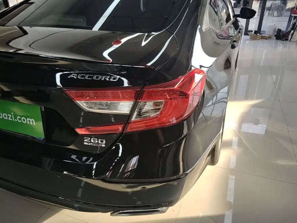 Honda Accord — фото 8
