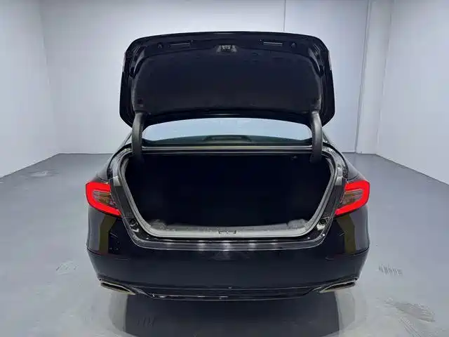 Honda Accord — фото 11