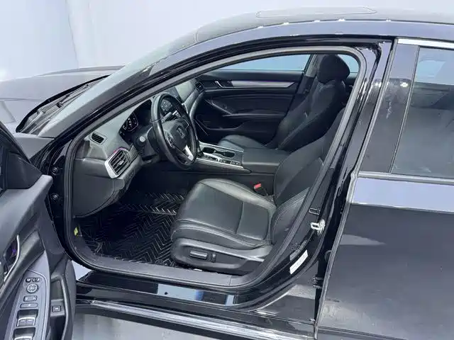 Honda Accord — фото 15