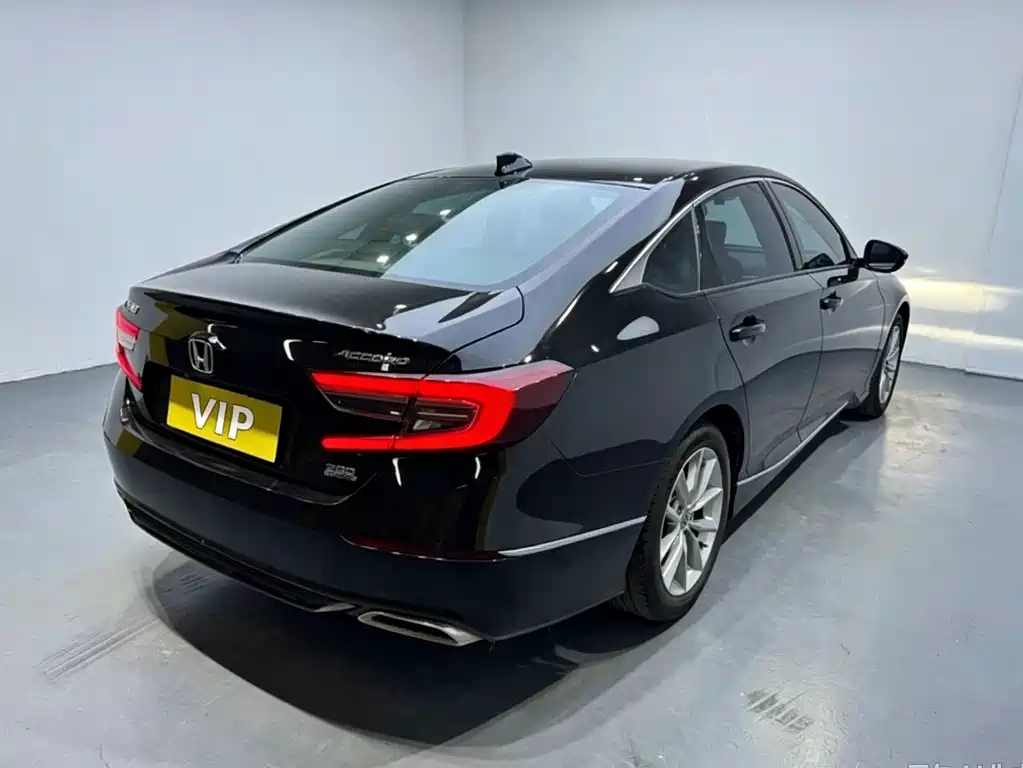Honda Accord — фото 4